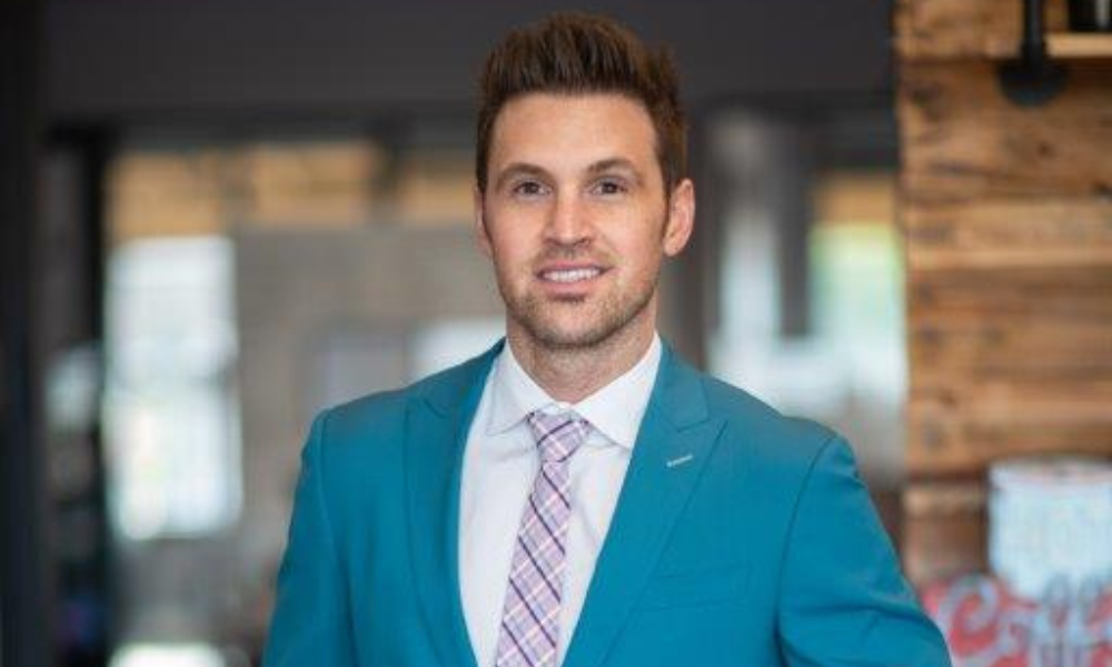 Tatted up and outgoing, broker knew he was no CPA